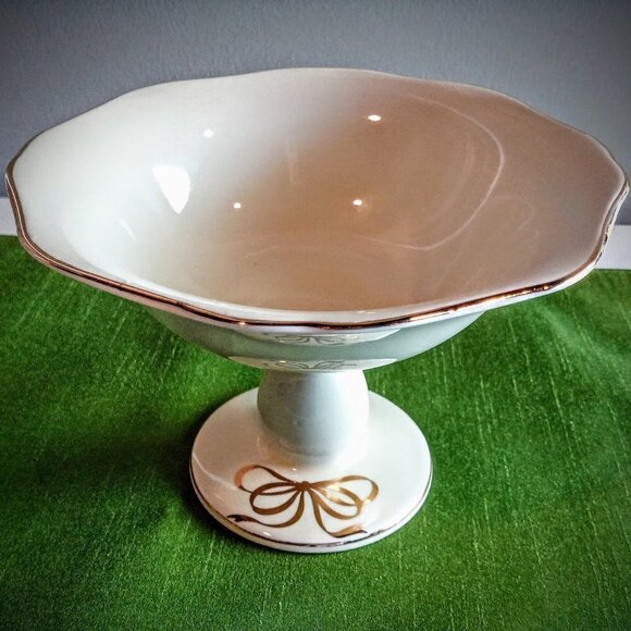 Vintage Teleflora Ivory Gold Accented Pedestal Ceramic Bowl - Picture 1 of 4